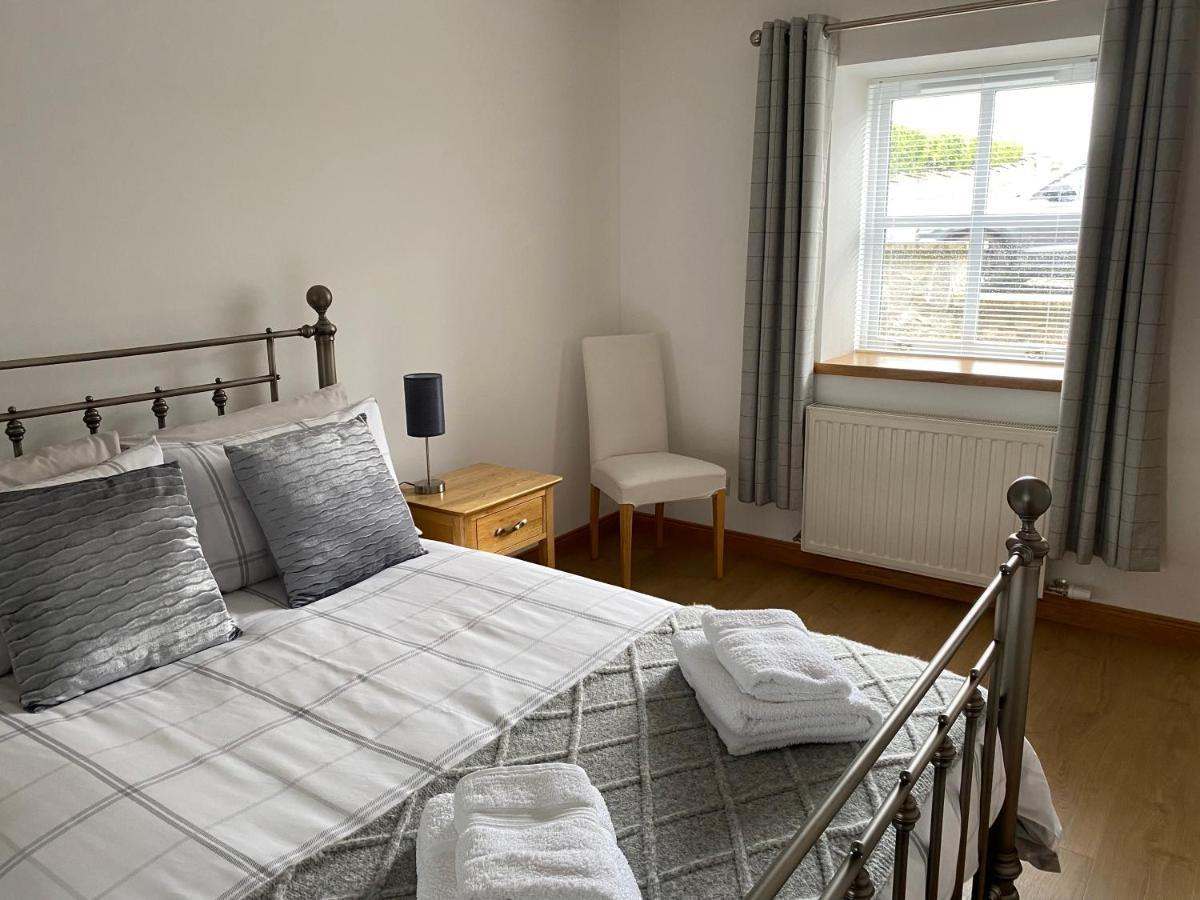 The Den Villa Stuartfield Exterior photo